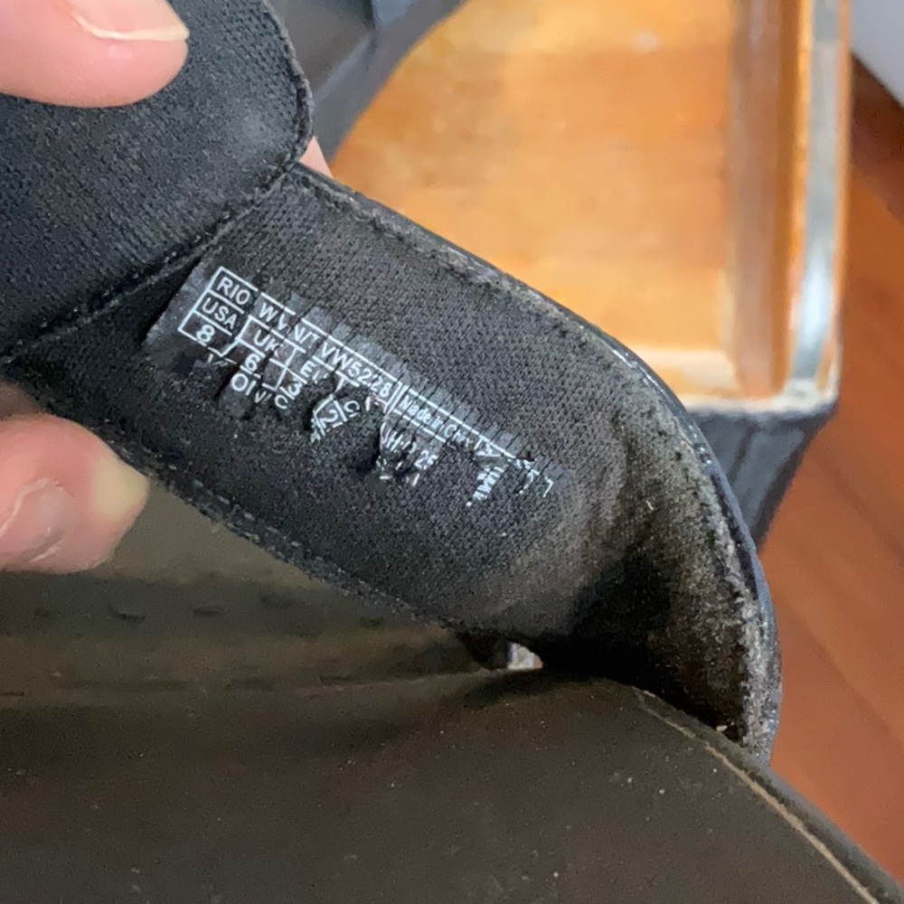 Vionic sandals - image 11